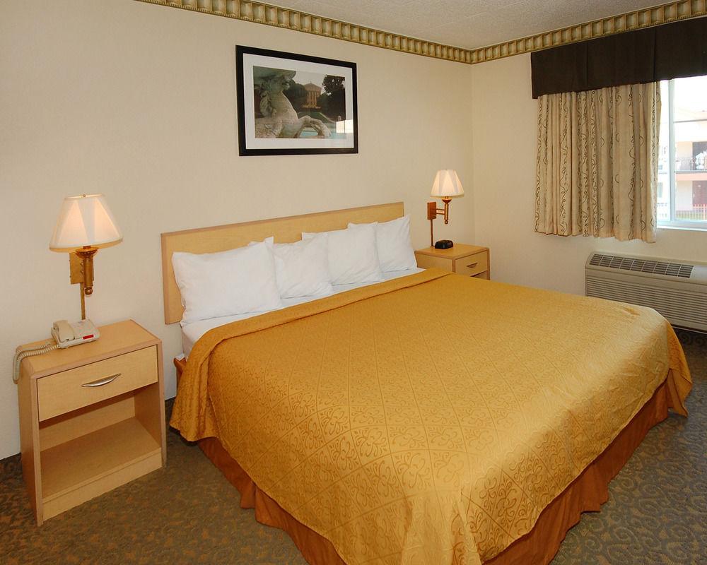 Super 8 By Wyndham Gloucester Gloucester City Quarto foto