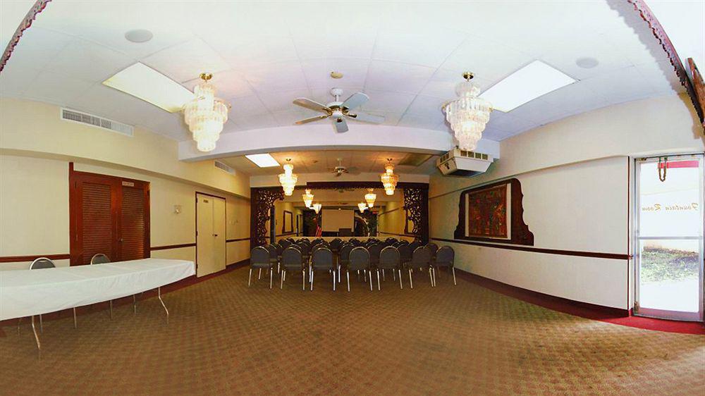 Super 8 By Wyndham Gloucester Gloucester City Exterior foto